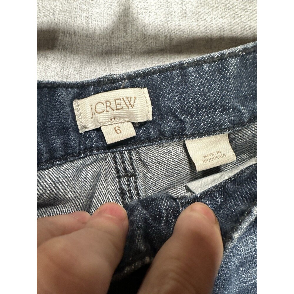 J Crew Cut Off Denim Shorts Size 6 Medium Wash EUC 2” inseam - Picture 6 of 7